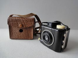 Alte Kamera - Kodak Baby mit Lederhülle