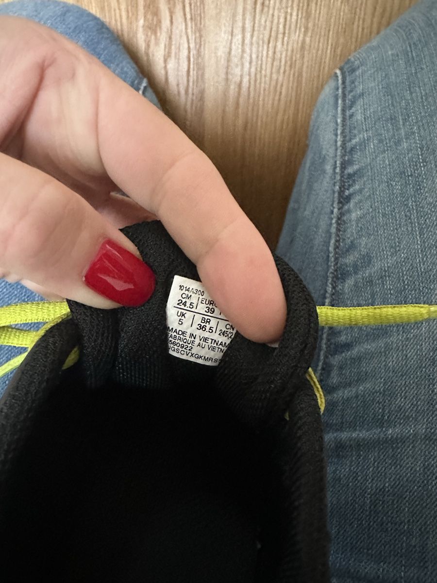 Asics Herrenschuhe: Turnschuhe Turnhalle 36.5 – Gebraucht aus Hochdorf von lefaho 3