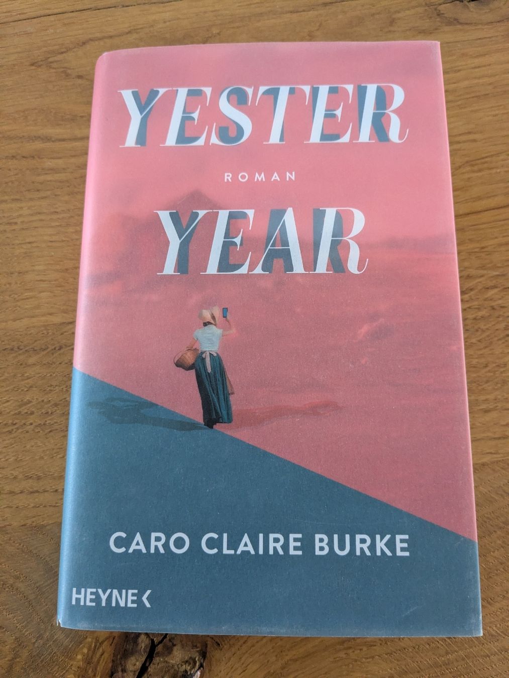 Livres: Yester Year: Caro Claire Burke  – D'occasion à Wohlen AG par merkur0300