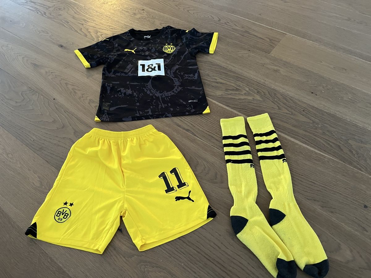 BVB Survêtements: BVB Trikot Set Grösse 135-145 – D'occasion à Küttigen par csei
