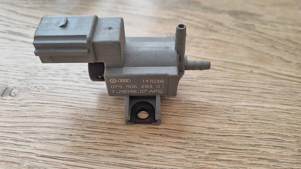 Componenti elettronici: Magnetventil 079 906 283 D – Usato da Parpan venduto da giacco3