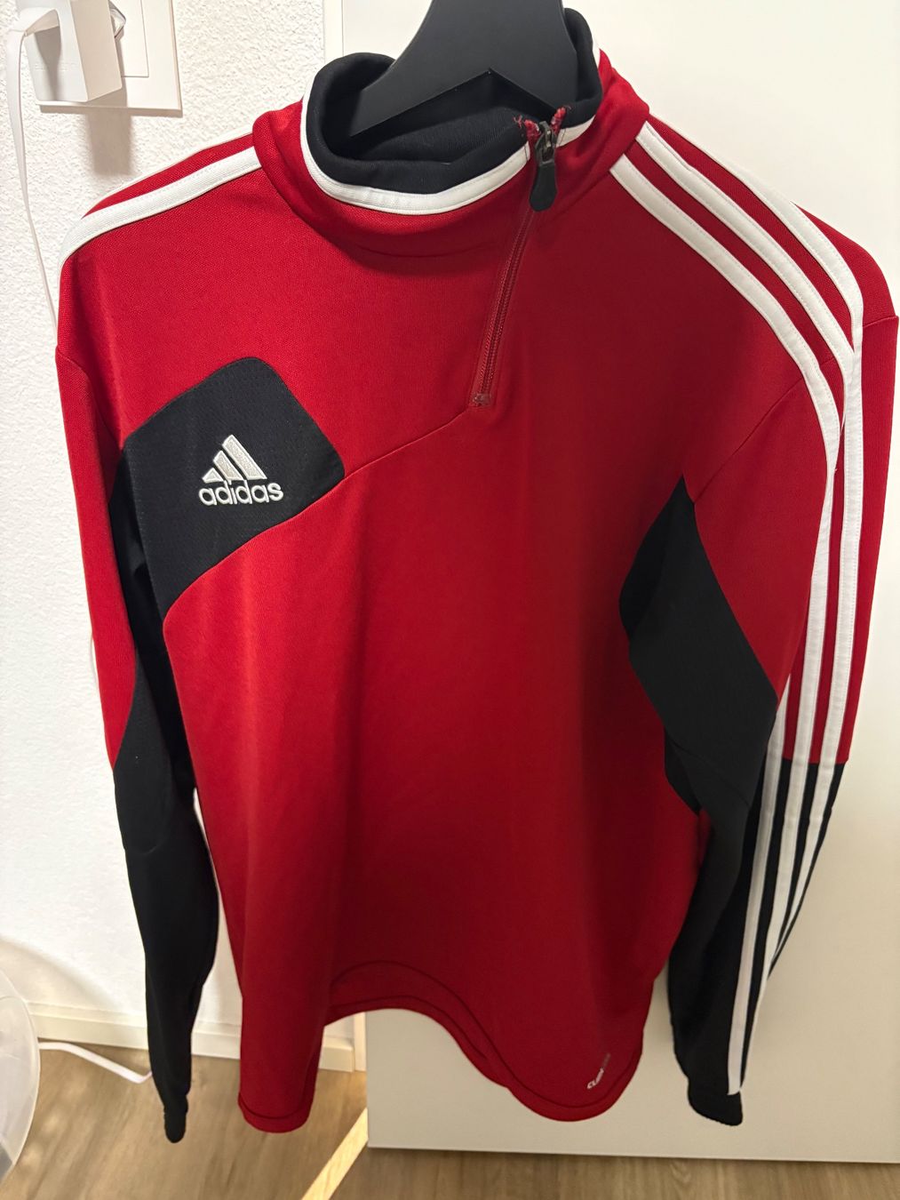 Adidas Pullover & Sweatshirts: ADIDAS TRAININGSPULLOVER GRÖSSE M – Gebraucht aus Matzingen von dkl_6khr