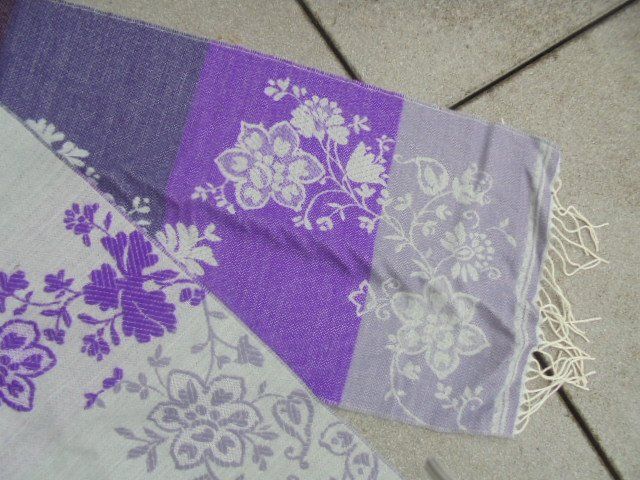 Foulards, Tücher & Schals: Schal 30 x 145 cm Lila/Grautöne NEU – Neu (gemäss Beschreibung) aus Hinwil von Glasperlen 1