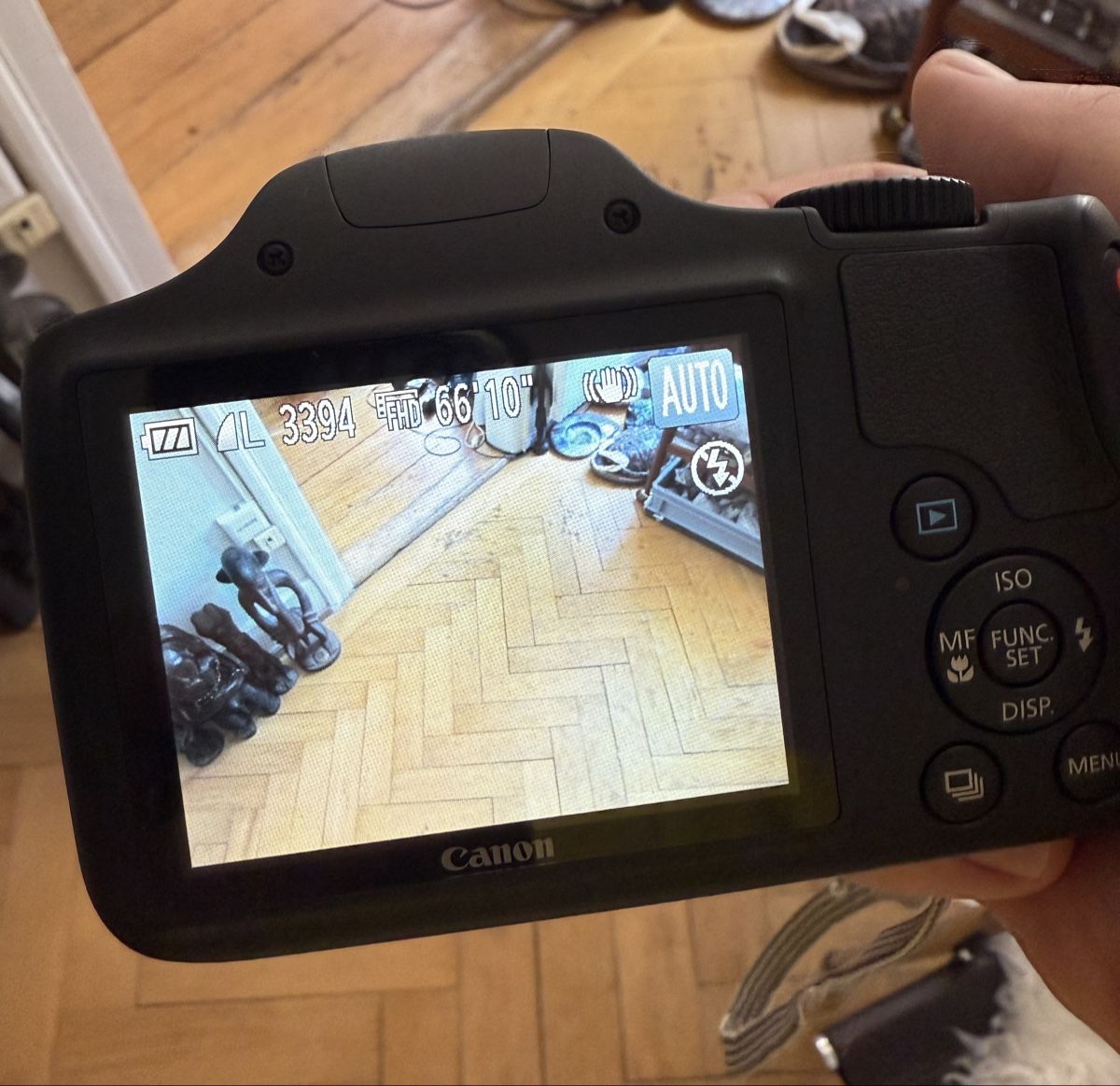Canon Fotocamera: 16 Mega Pixels Canon Powershot SX520 HS Digitalkamera – Usato da Luzern venduto da downtonabbey 3