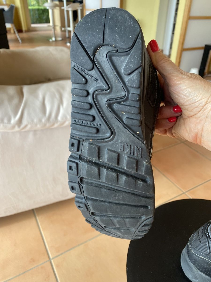 Nike Scarpe da donna: Nike Air pointure 37.5 cuir noir – Usato da Belmont-sur-Lausanne venduto da chu_vxf5 2