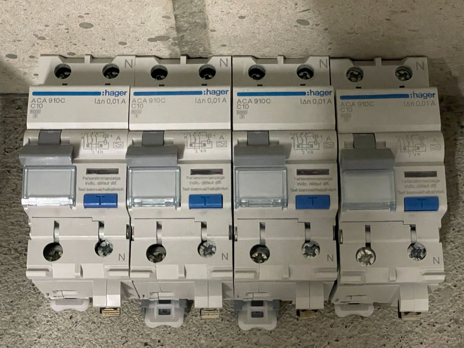 Hager Interruttori: 4 Stk. Hager FI/LS Schalter ACA-910C C10 – Usato da Schötz venduto da Tech_Shop
