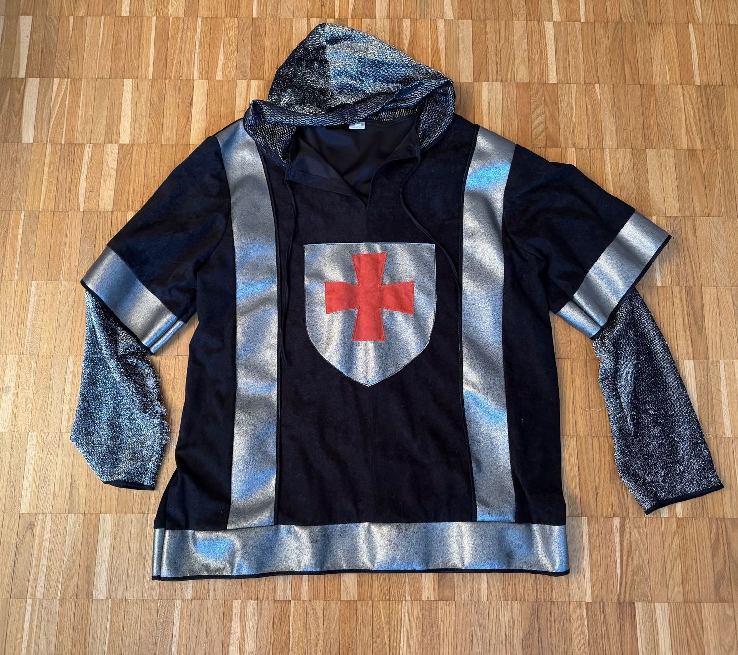 Costumi: Fasnachtskostüm Ritter – Usato da Luzern venduto da lbreu