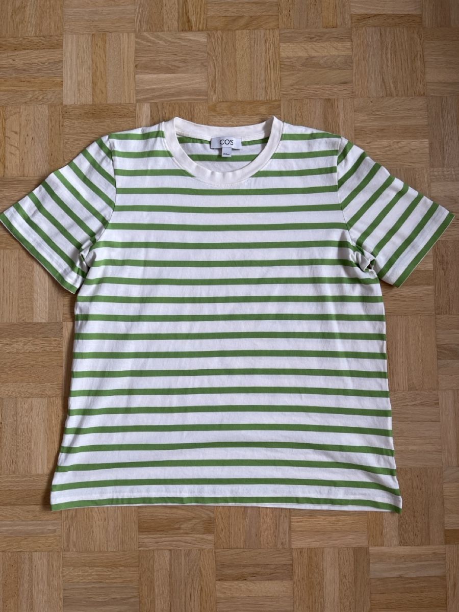Cos T-Shirts: COS gestreiftes T-Shirt Gr. M – Gebraucht aus Zürich von Kleanthy 4