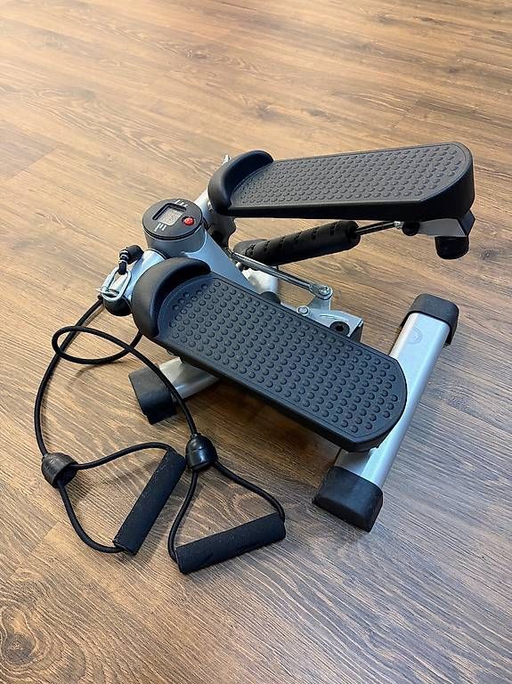 Hometrainer: Stepper mit Tubes und Anzeige – Gebraucht aus Wallisellen von Balocco