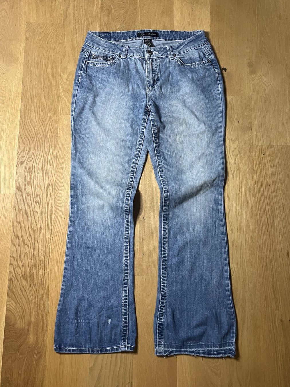 Jeans: Y2K Bootcut Jeans Gr. L hellblau – Nuovo (secondo la descrizione) da Siggenthal Station venduto da tha_2yxs 1