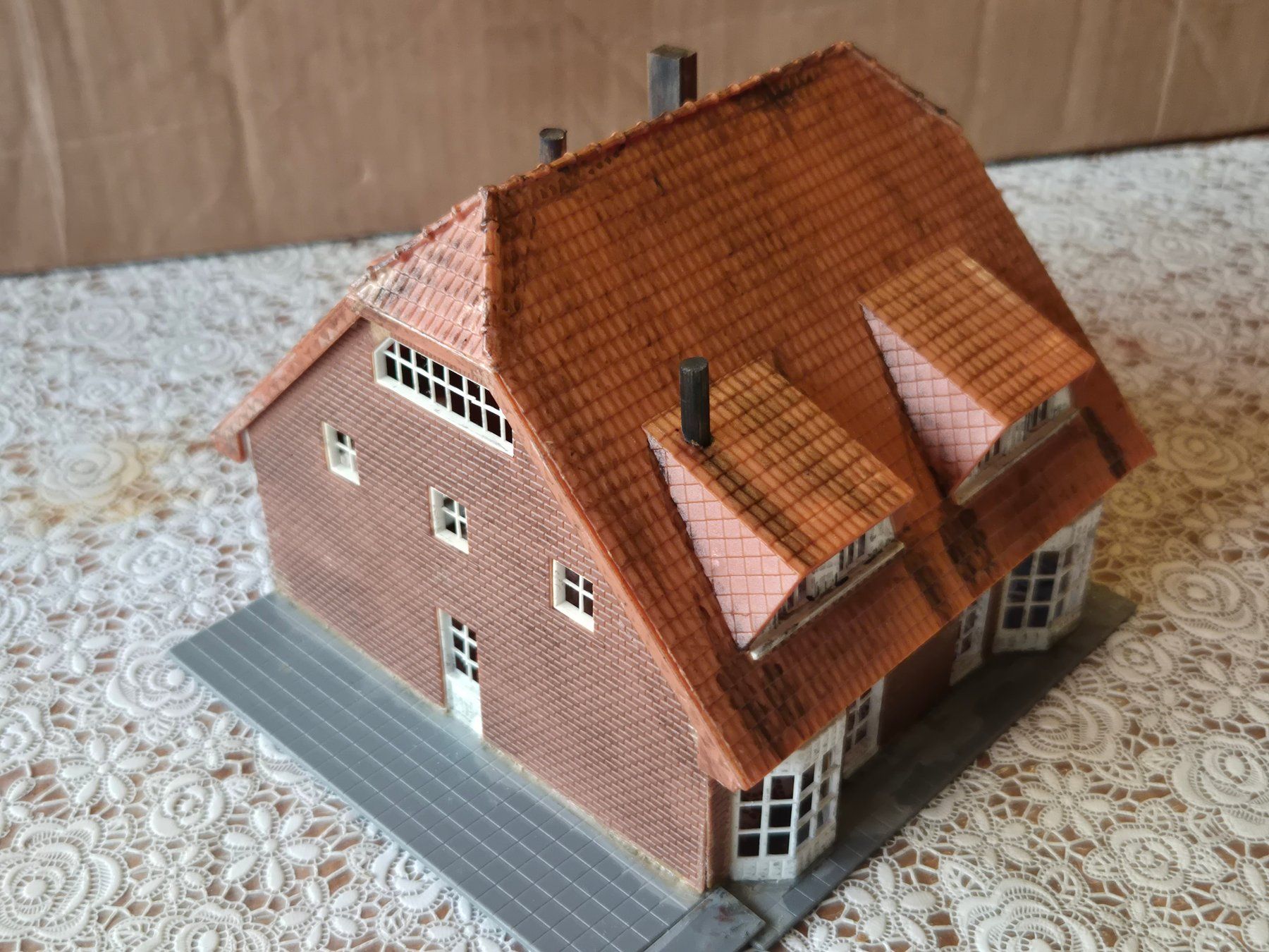 Kibri Modelleisenbahnen: grosse sächsisches Landhaus in H0 – Gebraucht aus Bibern SH von streunekater 1