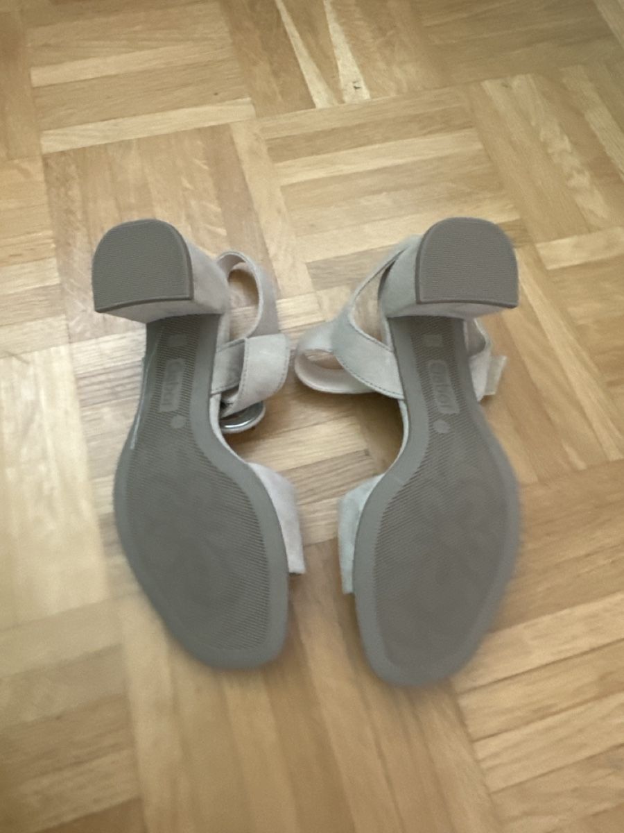 Damenschuhe: Gabor 37.5 Riemensandale beige – Gebraucht aus Riedikon von Torino99 1
