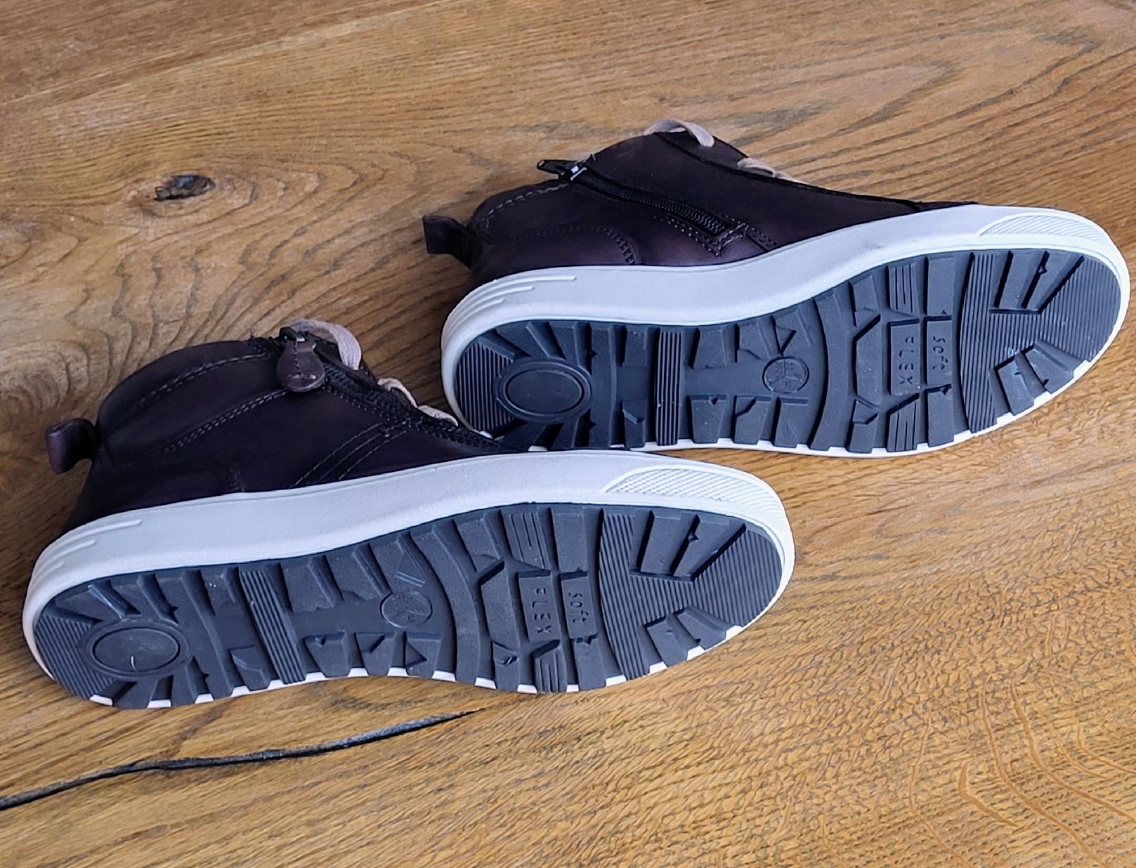 Scarpe da donna: Leder-Sneakers, Gr. 36, Braun, neu – Nuovo (secondo la descrizione) da Kriens venduto da StudachKriens 4
