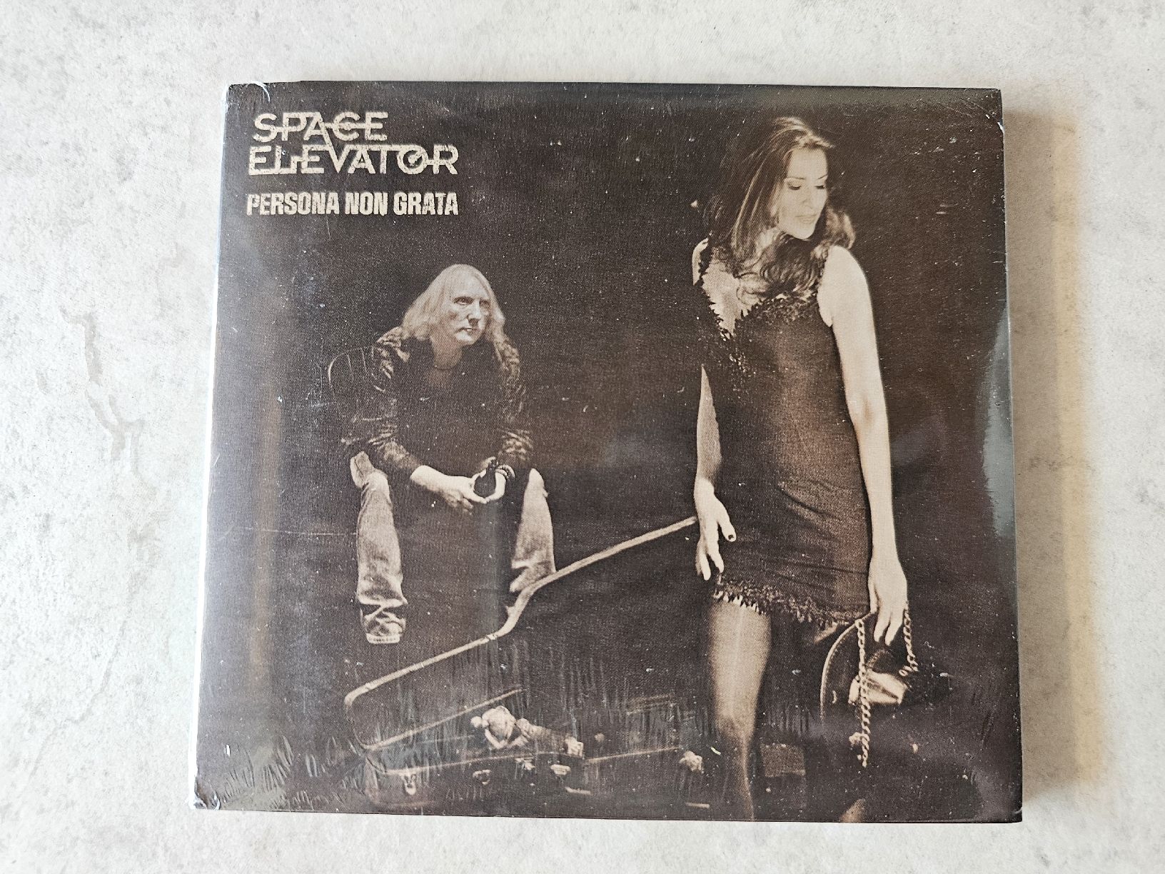 CDs: Space Elevator  -  Persona Non Grata  /  Fabrikneu – Neuf avec emballage d'origine à Schneisingen par backstore24