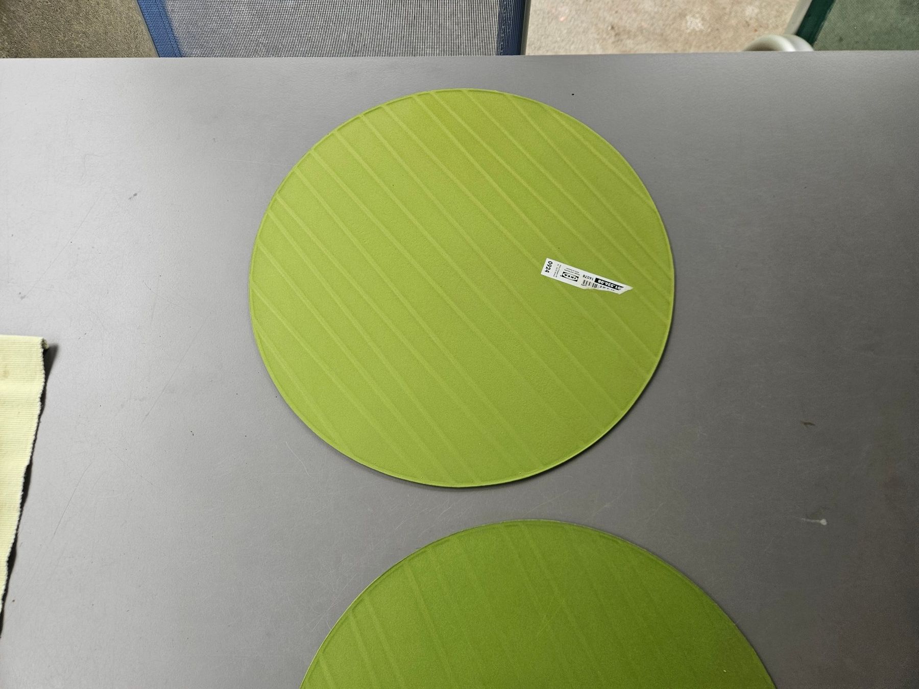 Set di tavolo e panche: 4 Kunststoff Platzset, Tischset, abwaschbar Durchmesser 36cm – Usato da Teufenthal AG venduto da boebe071 6