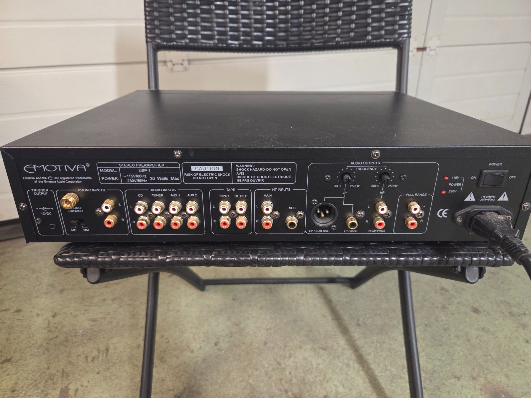Amplificatori: Emotiva pré-amplificateur avec télécommande – Usato da Conthey venduto da greenday85 6