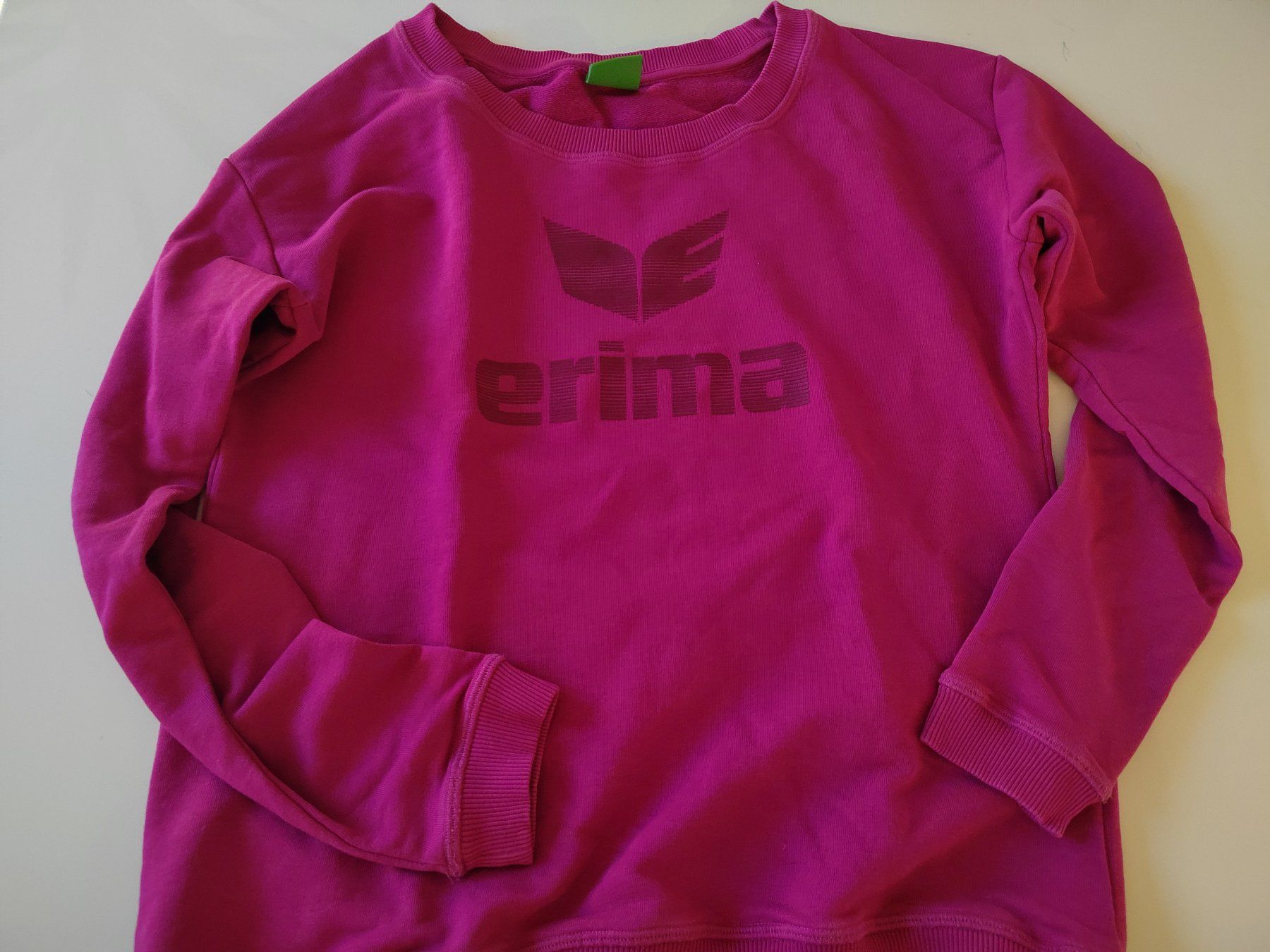 Erima Pullover & Sweatshirts: Erima Pulli, Grösse 38, Top Zustand, violett, flauschig – Gebraucht aus Einsiedeln von pattymary