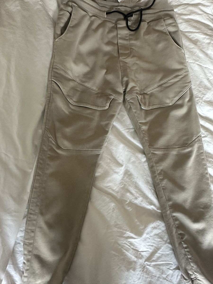 Zara Pantaloni: Zara beige Hose M – Usato da Zürich venduto da car_68nt 2
