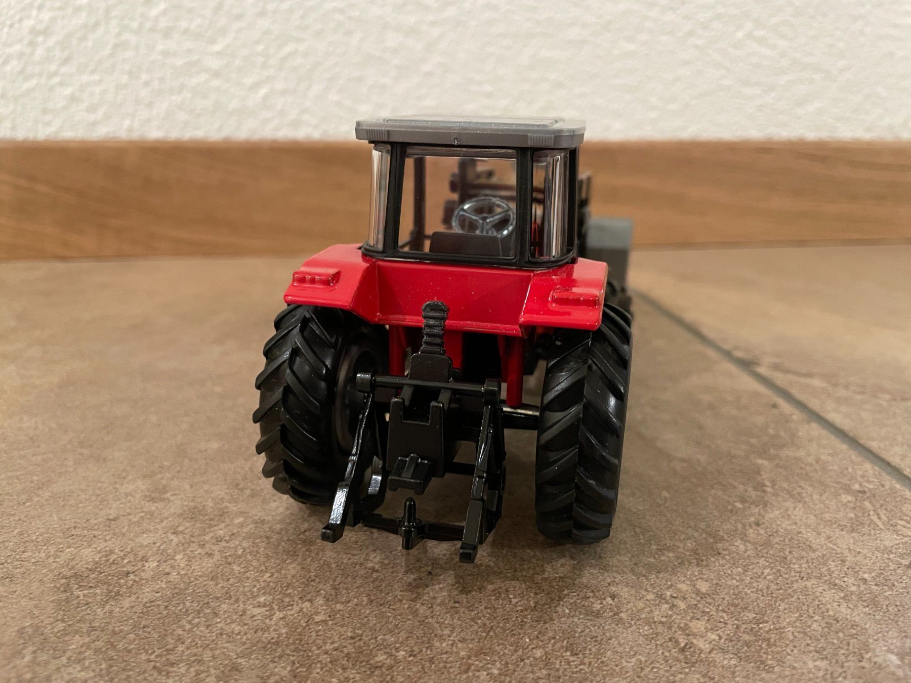 Massey Ferguson Trattori: SIKU Massey Ferguson 4270 mit Frontlader – Nuovo e nell'imballaggio originale da Kreuzlingen venduto da Stefan1150 3