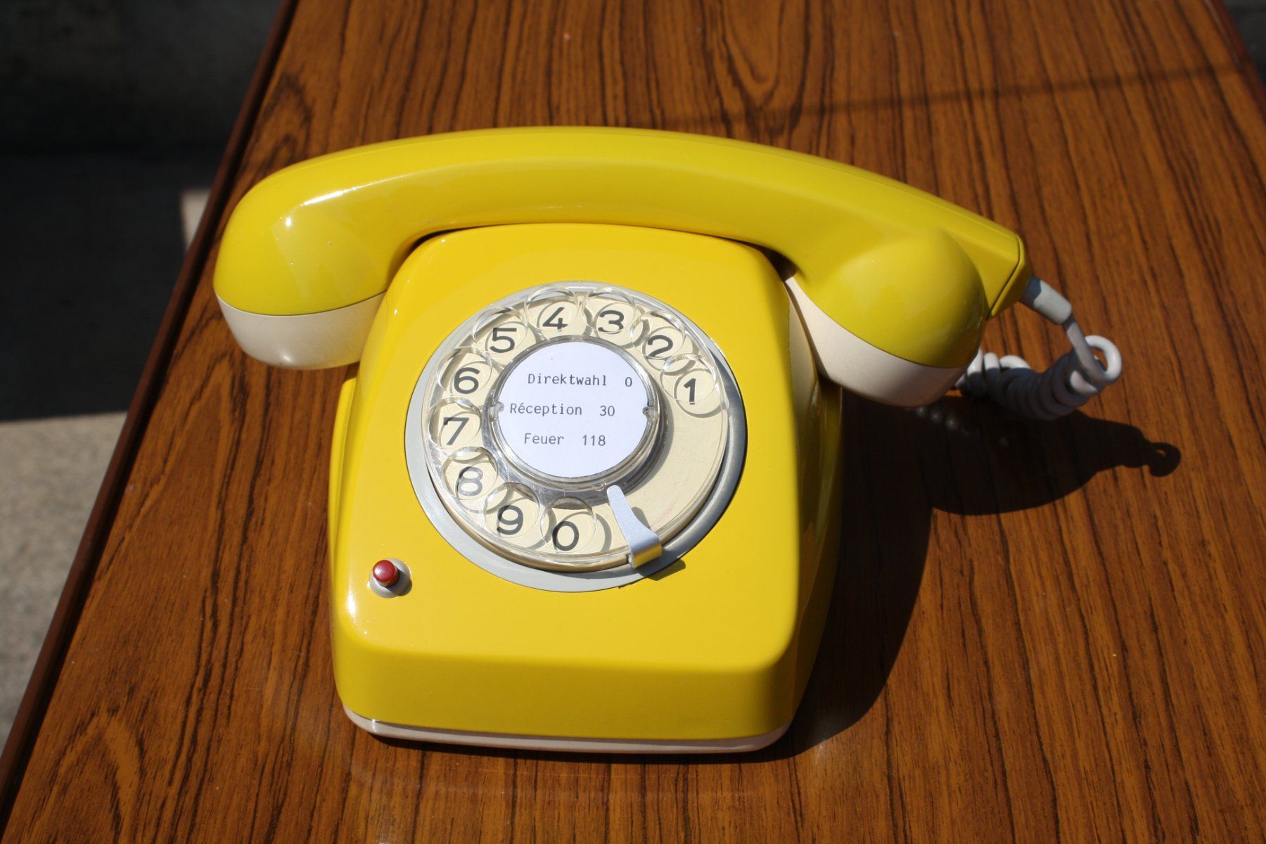 Telefoni: TELEFON VINTAGE MIT WÄHLSCHEIBE – Usato da Wauwil venduto da Pneuedy