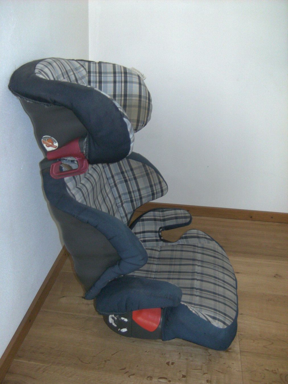 Britax Römer Seggiolini per auto: Römer universal Kinderautsitz 15 - 36 kg ECE R44/03 E1 – Usato da Andwil SG venduto da fladenbrot10