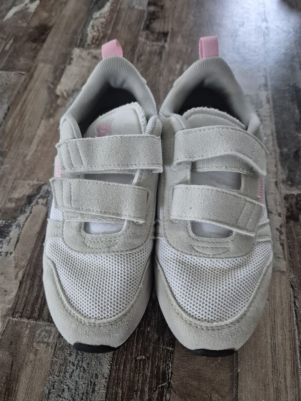Puma Schuhe für Mädchen: Puma Turnschuhe Gr.34 – Gebraucht aus Balsthal von Cunny
