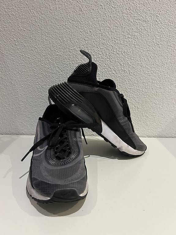 Herrenschuhe: NIKE Air Max 2090 Grösse 36 – Gebraucht aus Merenschwand von exclusive4you5634