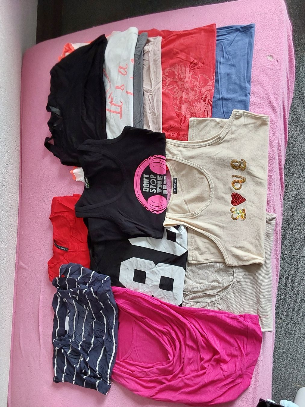 Lotti di vestiti: Sehr Grosses Kleiderpaket Gr.S – Usato da Döttingen venduto da Verkauf 2