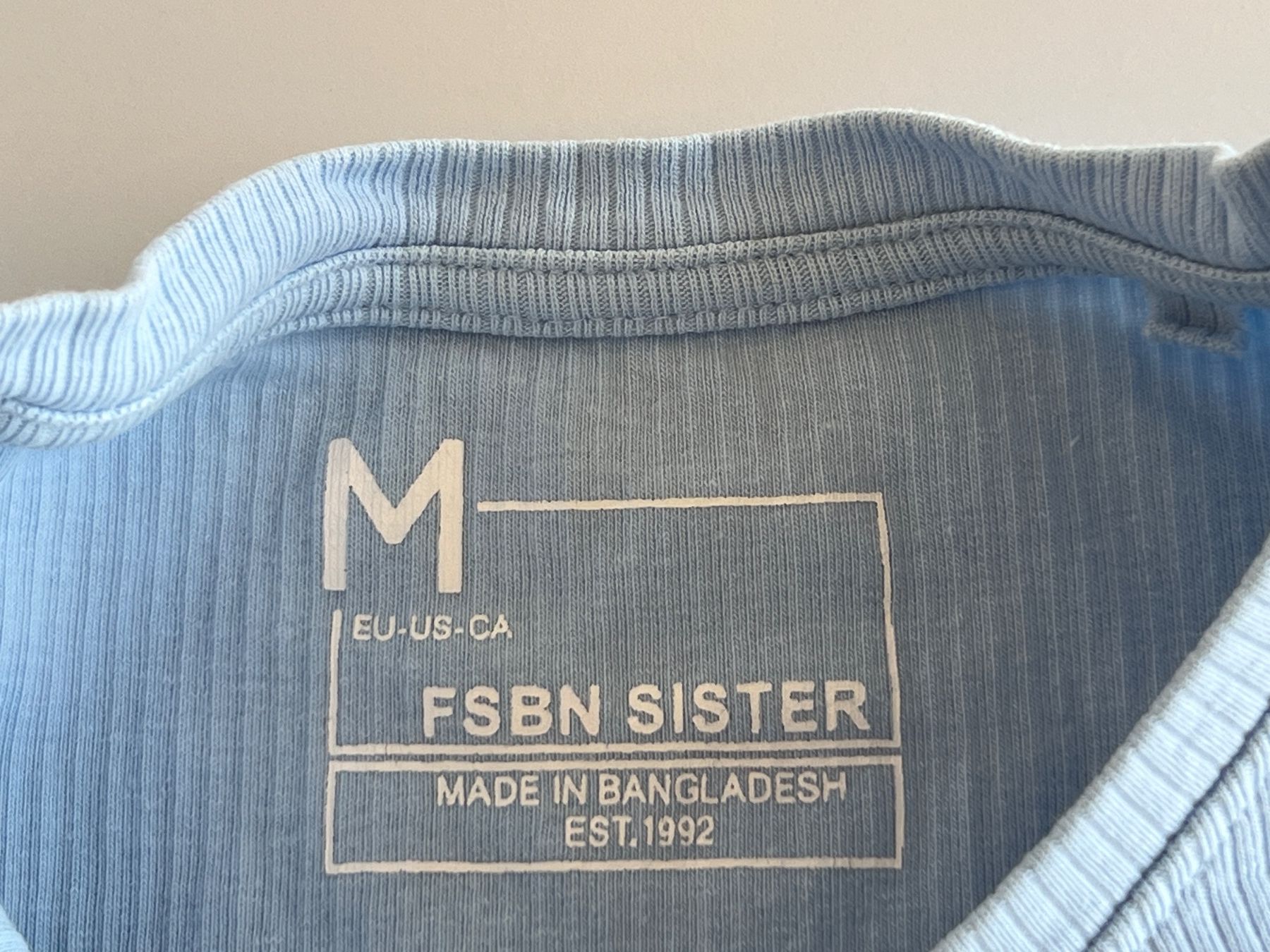 T-shirt: FB Sister - Top T-Shirt mit Rippmuster - M - hellblau – Usato da Büetigen venduto da Jabo 4