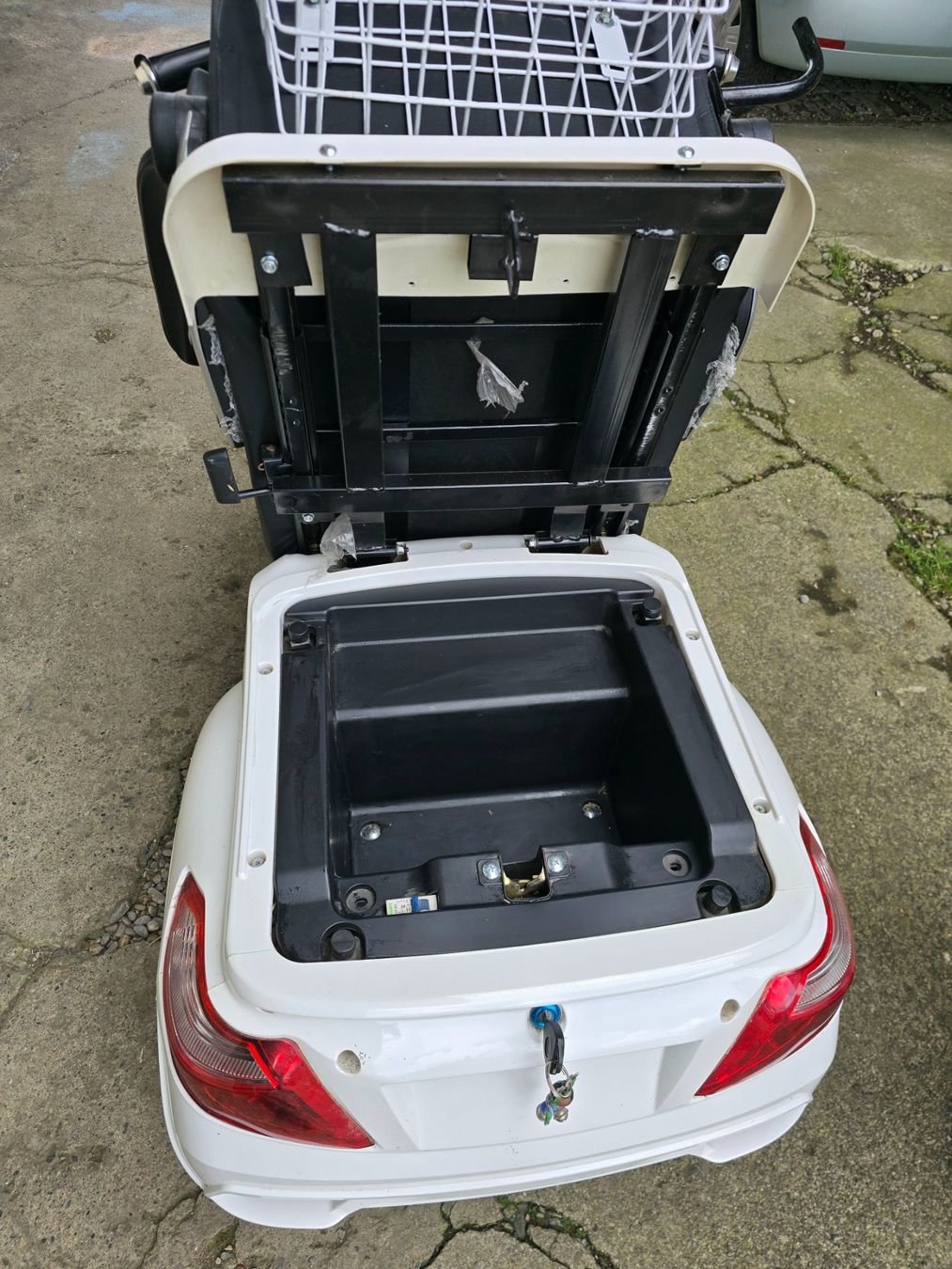 Veicoli elettrici: Yadea C Mate elektro mobil – Usato da Oberbüren venduto da 2013luna 4