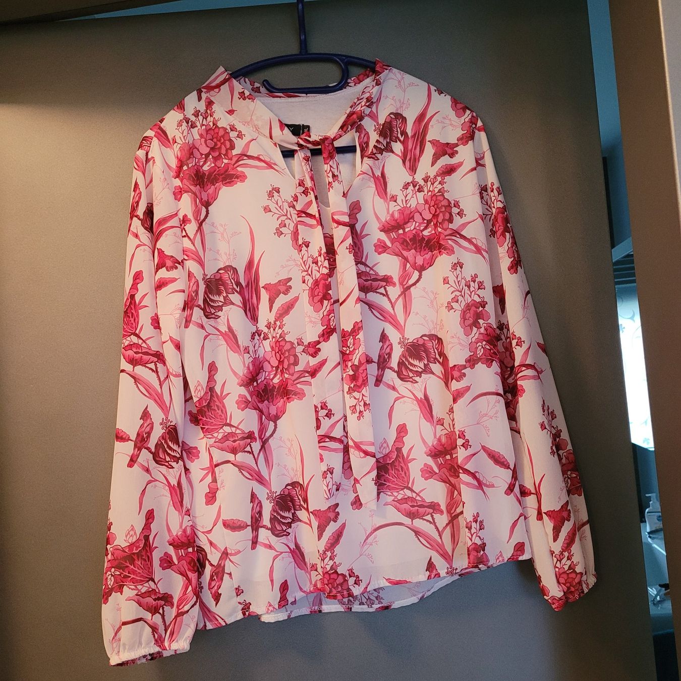 T-shirt: Blumen Oberteil damen – Nuovo (secondo la descrizione) da Steinerberg venduto da Andreawittig