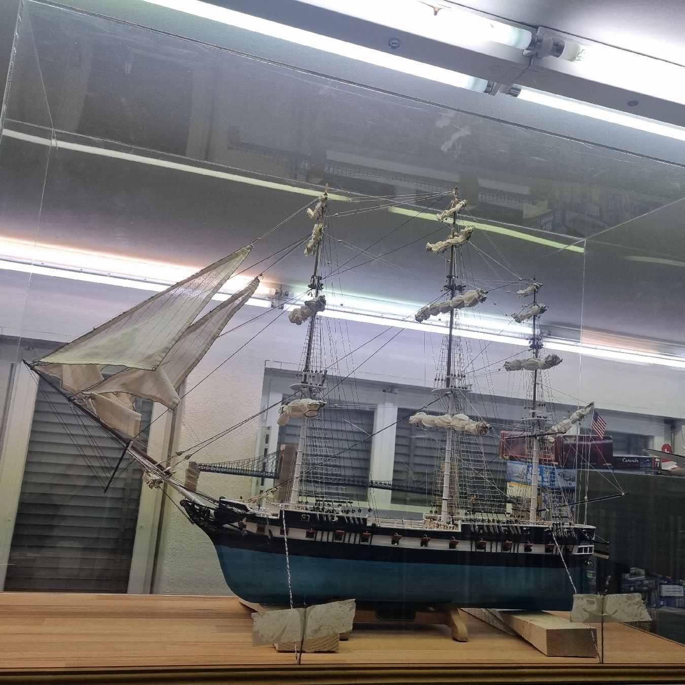 Kit di modellismo & Modellini statici: USS CONSTELLATION 1854 – Nuovo e nell'imballaggio originale da Männedorf venduto da Modellbau-wyss