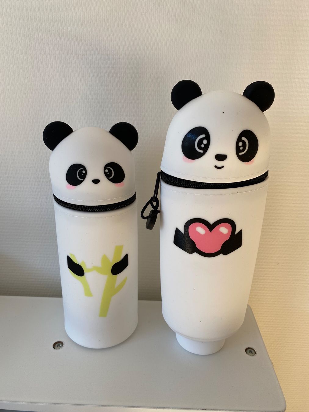 Astucci : 2x Silikonetui Panda 🐼 – Nuovo (secondo la descrizione) da Einsiedeln venduto da PaedeK84 1