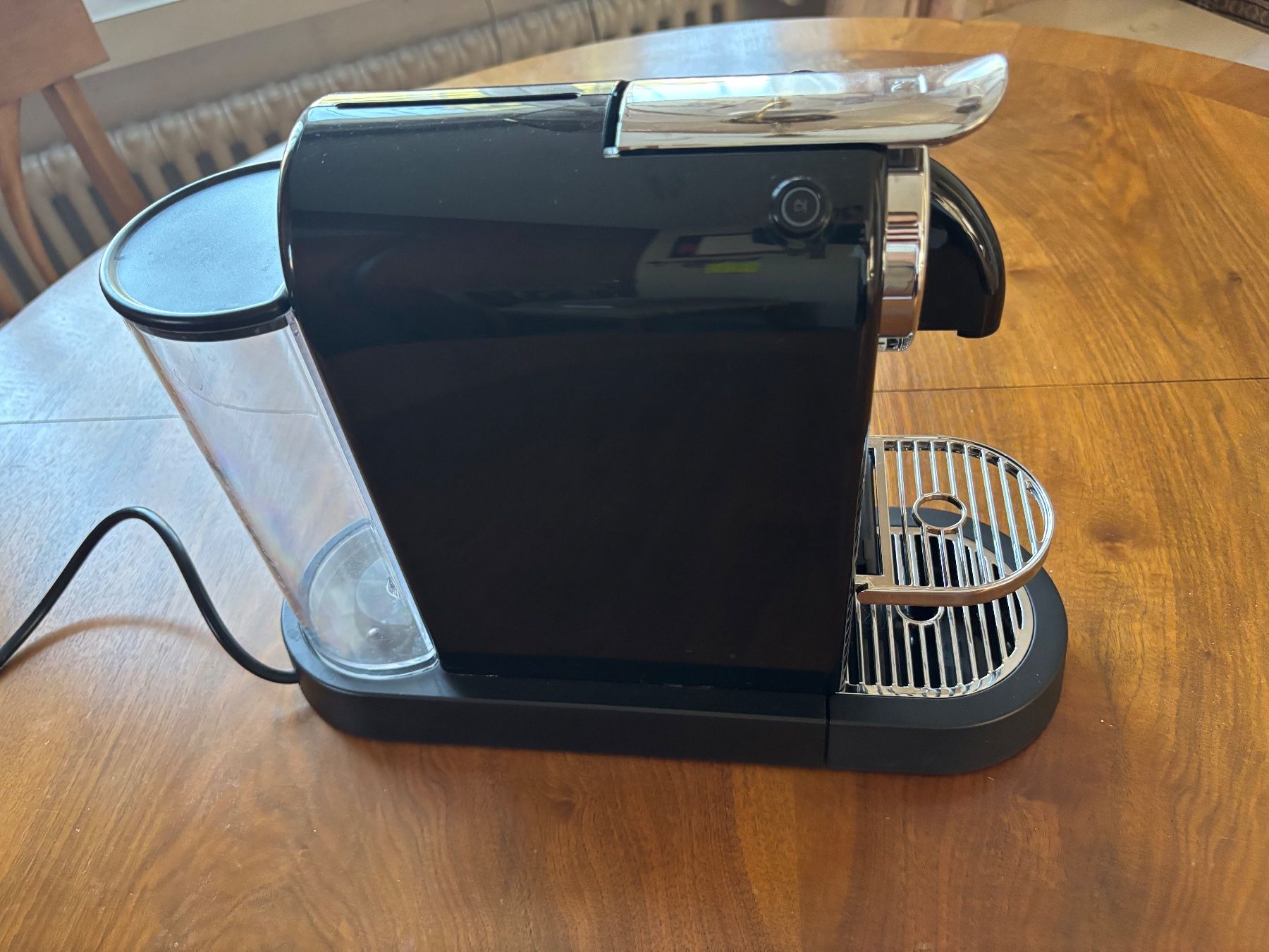 Nespresso Macchine per caffè & Macchine per espresso: Kaffeemaschine Nespresso Pixie Type D113 schwarz gebraucht – Usato da Rickenbach Sulz venduto da Buca00