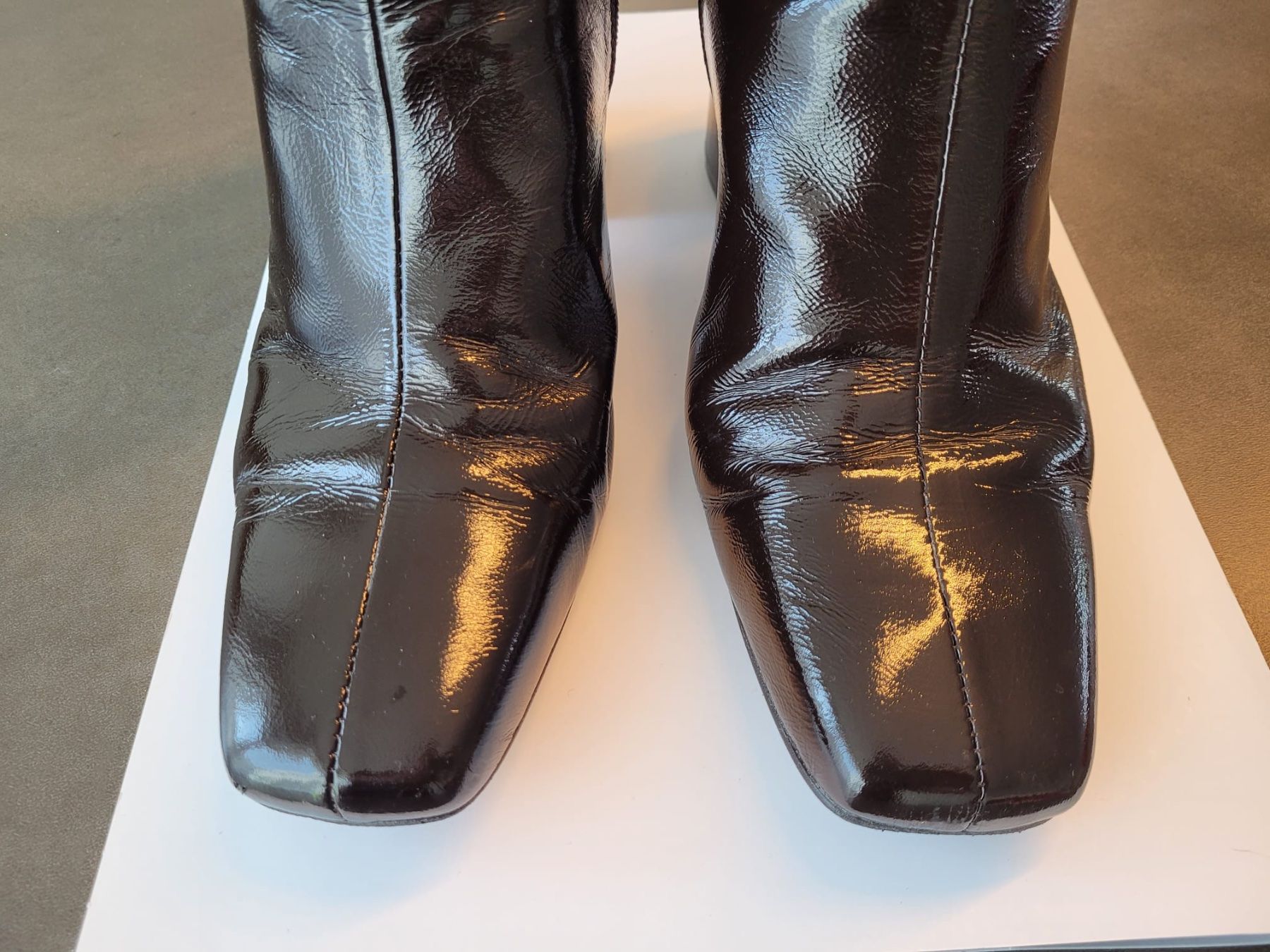 Scarpe da donna: Mrs & Hugs Lack Stiefeletten, Gr. 42 – Usato da Basel venduto da sep_sn6x 1