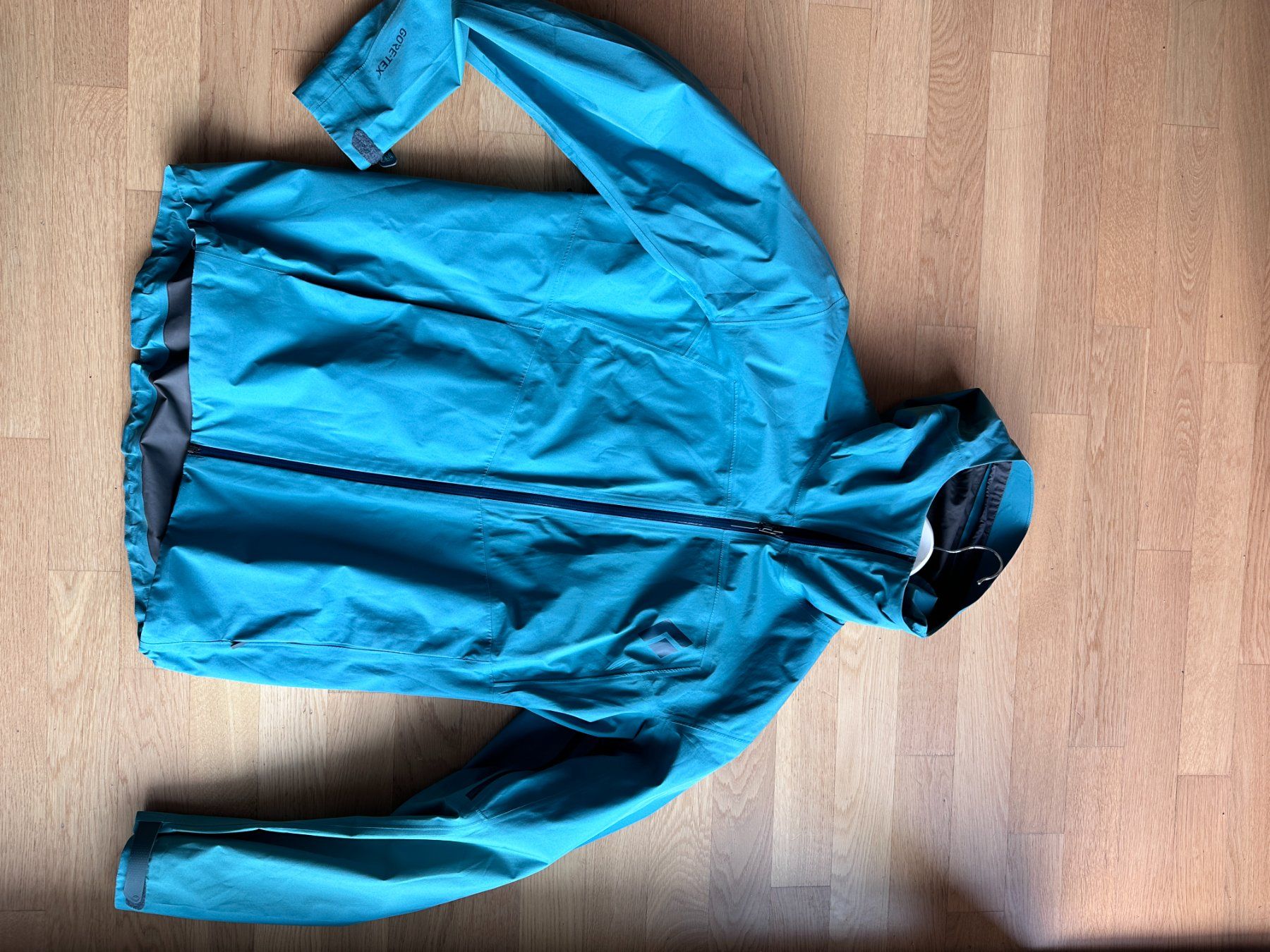 Black Diamond Jacken: Black Diamond Gore-Tex 2.5L - Size L – Gebraucht aus Sorengo von Littman