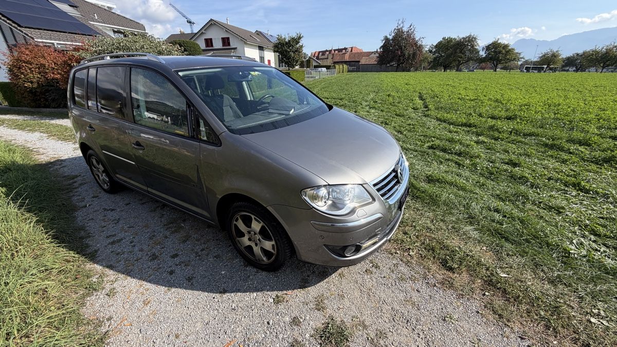 VW Autos: VW Touran 2007 – D'occasion à Altstätten SG par nan_d66t 4