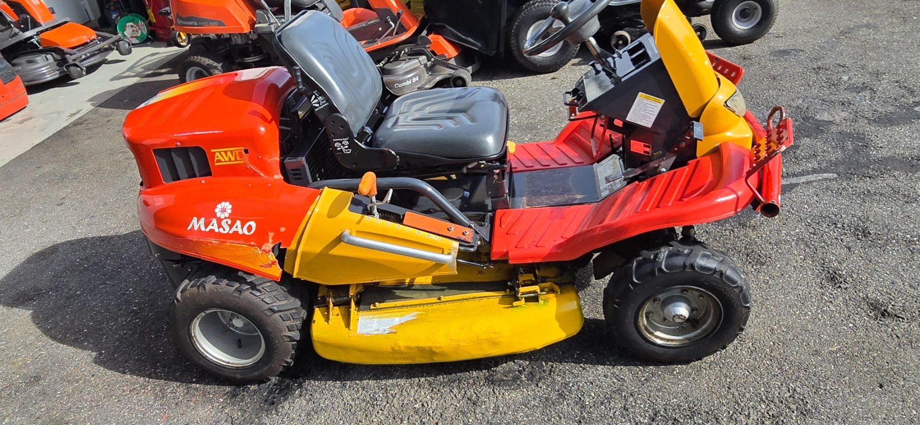 Tagliaerba: Aufsitzmäher Rasentraktor  4x4  23hp – Usato da Rain venduto da Fafan069 4