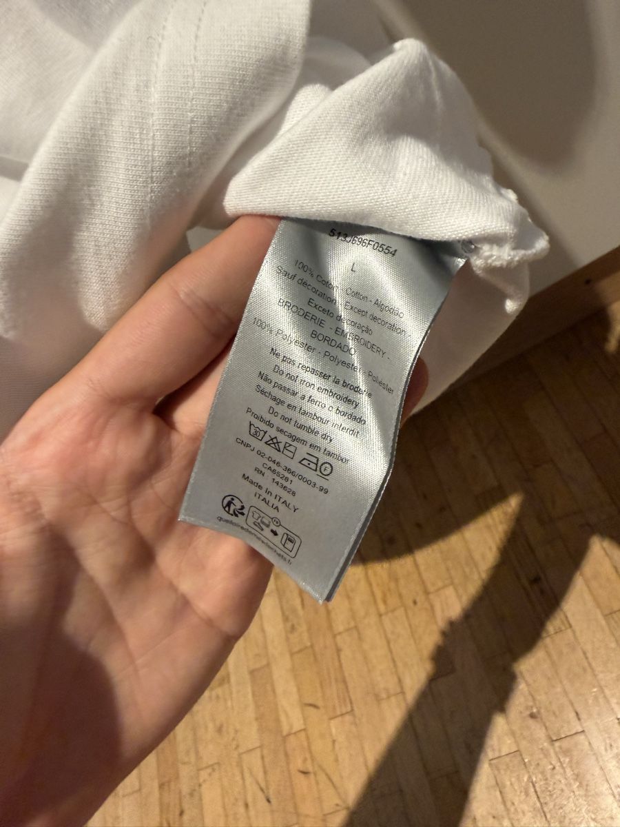 Dior T-Shirts: Dior X Kaws Tee – Neu und originalverpackt aus Genève von SG_73 3
