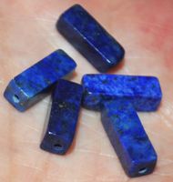 Rechtecke gelocht A-680 – Lapislazuli 4x4x13mm – 5 Stück