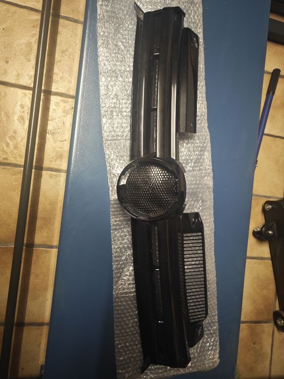 VW Alle Autoersatzteile: Sportgrill VW Golf 6 Gti  – Gebraucht aus Buttikon SZ von Bryan675 1