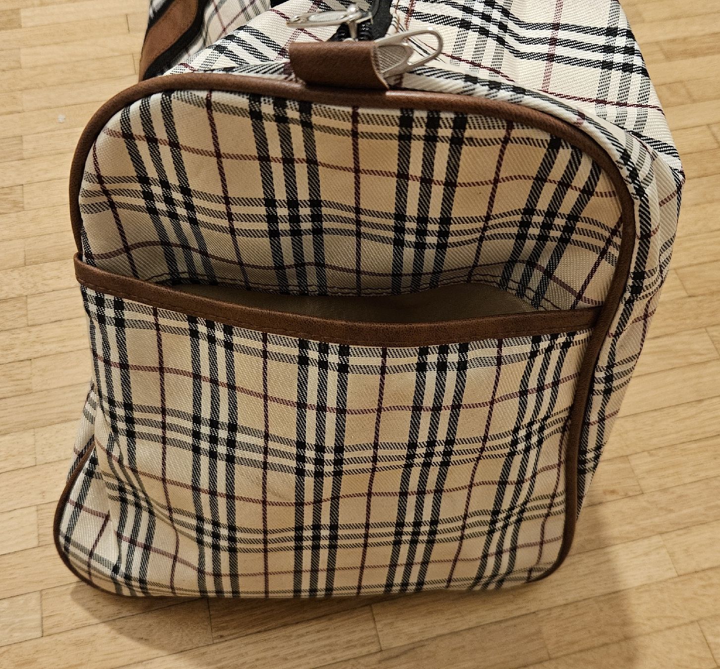 Sacs: einfache Tragtasche aus Kunststoff – D'occasion à Schliern b. Köniz par FMB123 1