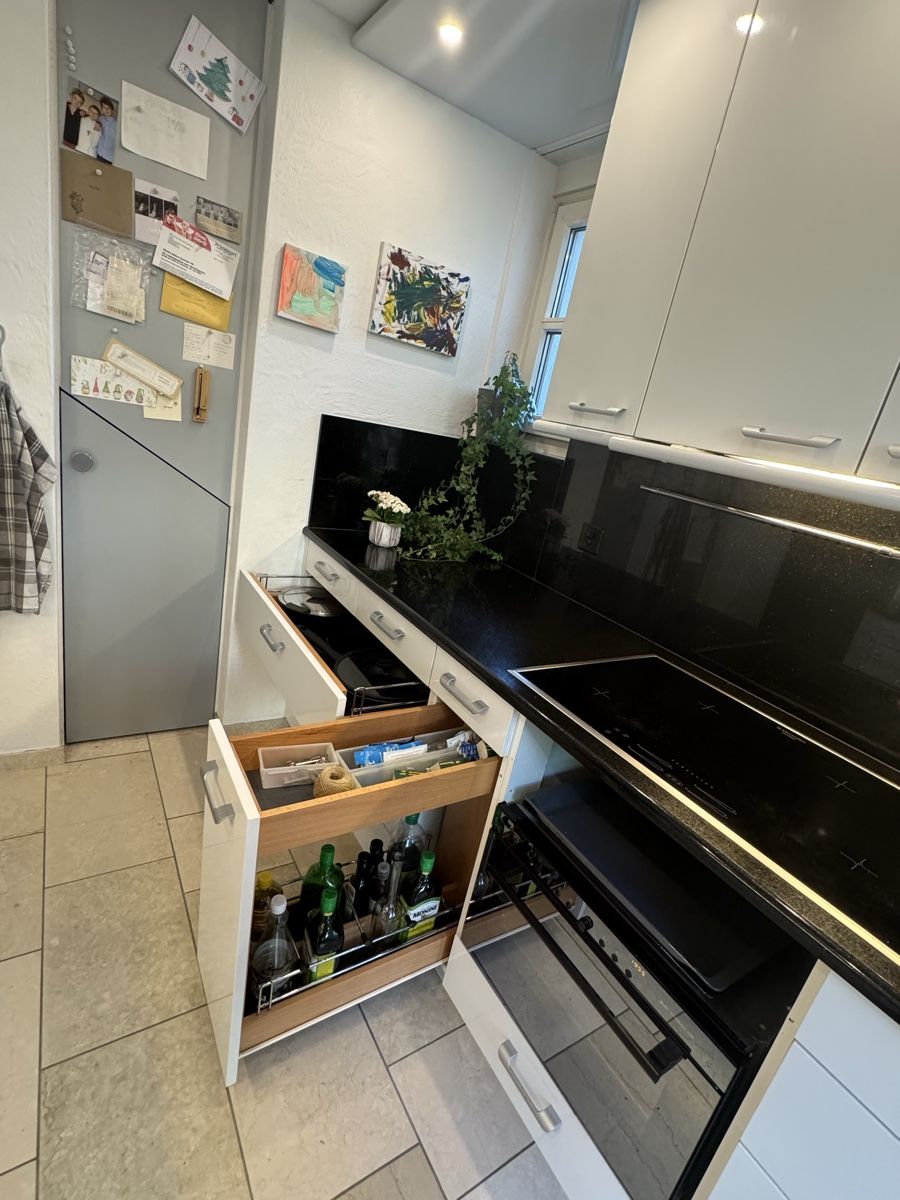 Cucine complete: Küche weiss hochglanz, Küchenplatte Granit schwarz  – Usato da Kirchberg SG venduto da Tex-9500 6