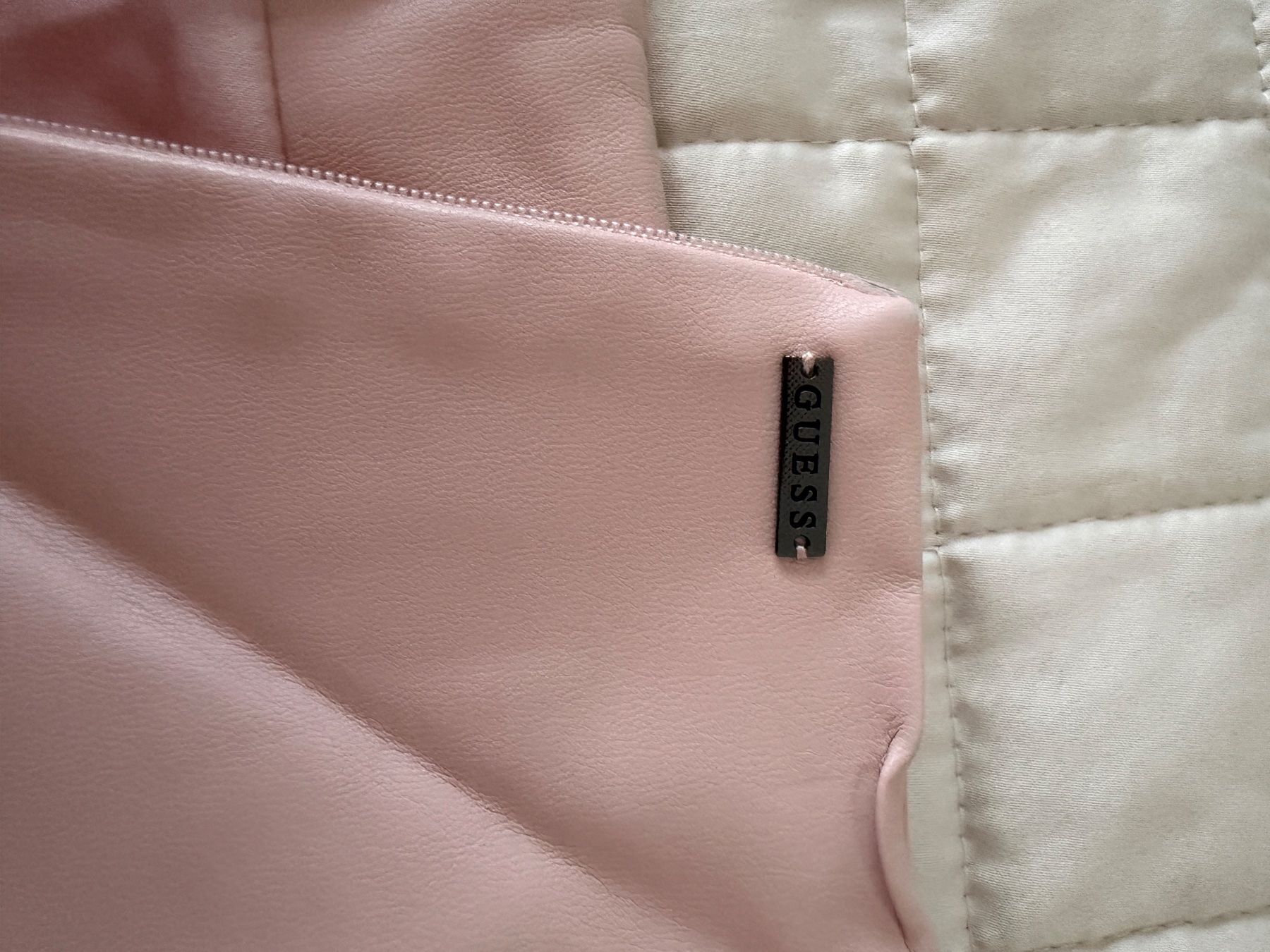 Guess Gonne: Guess Kunstleder Minirock Damen – Usato da Wädenswil venduto da Alice_style 4