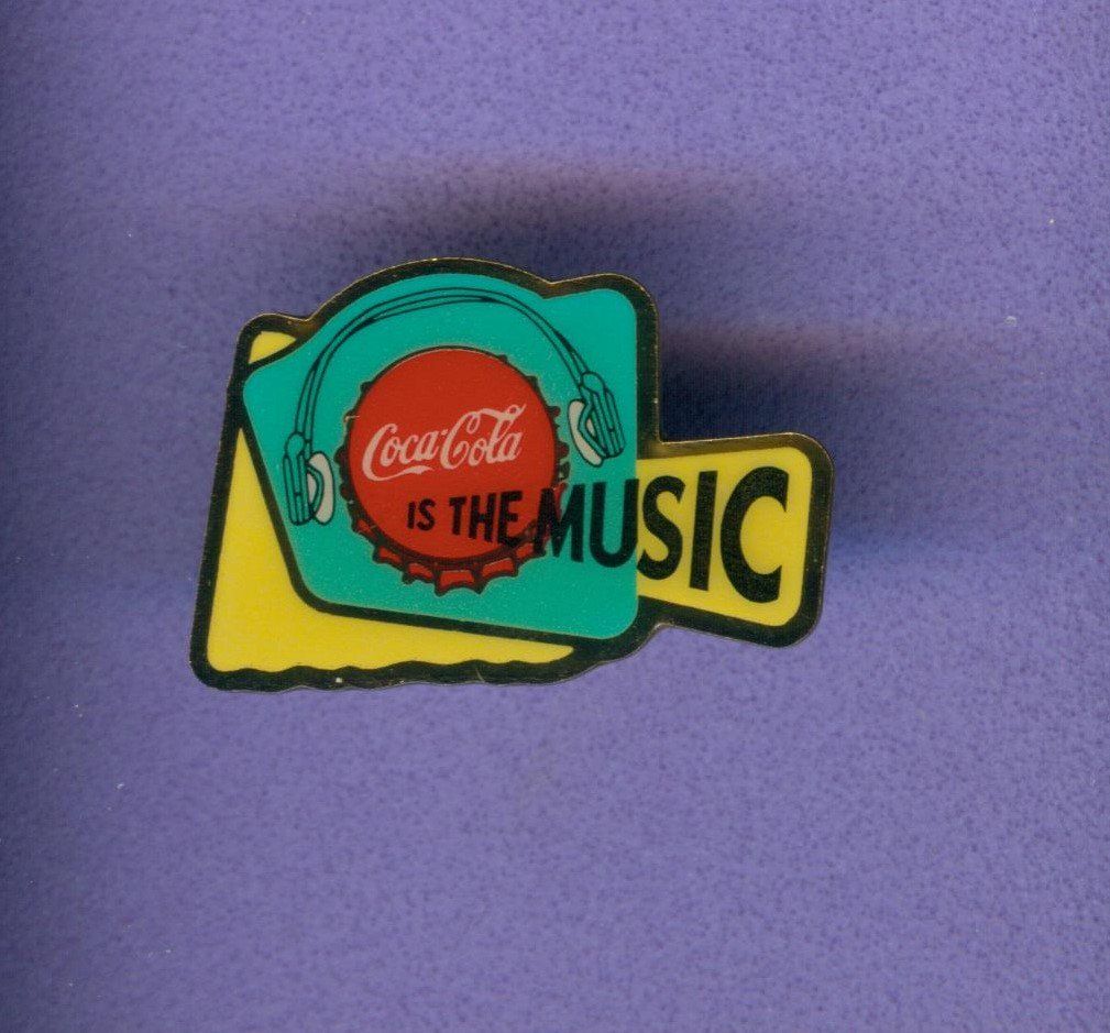 Coca-Cola Placchette & Badge: Coca Cola  IS THE MUSIC – Usato da Winterthur venduto da Sammleroase