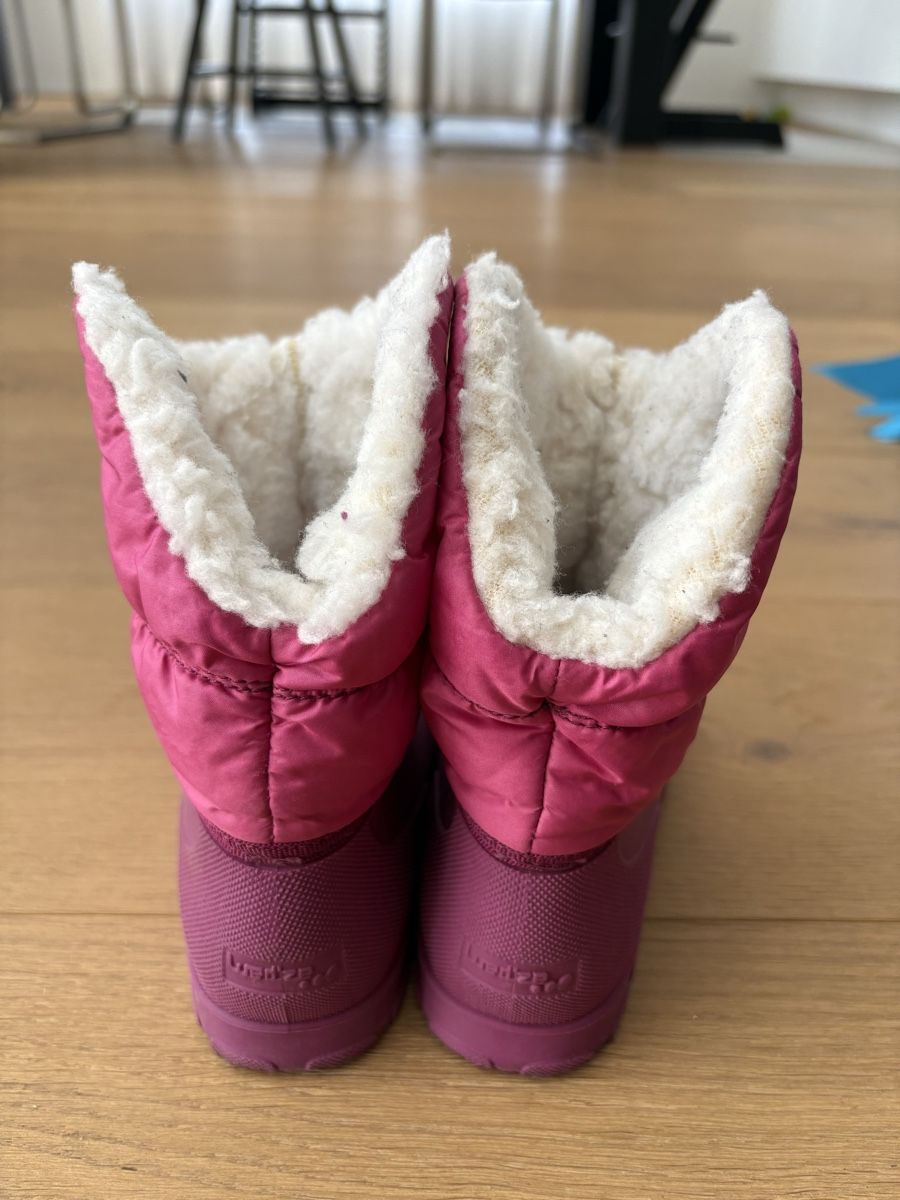 Decathlon Scarpe per ragazze: Winter Boots Decathlon Mädchen Grösse 24/25 – Usato da Gebenstorf venduto da Sandra01031 2