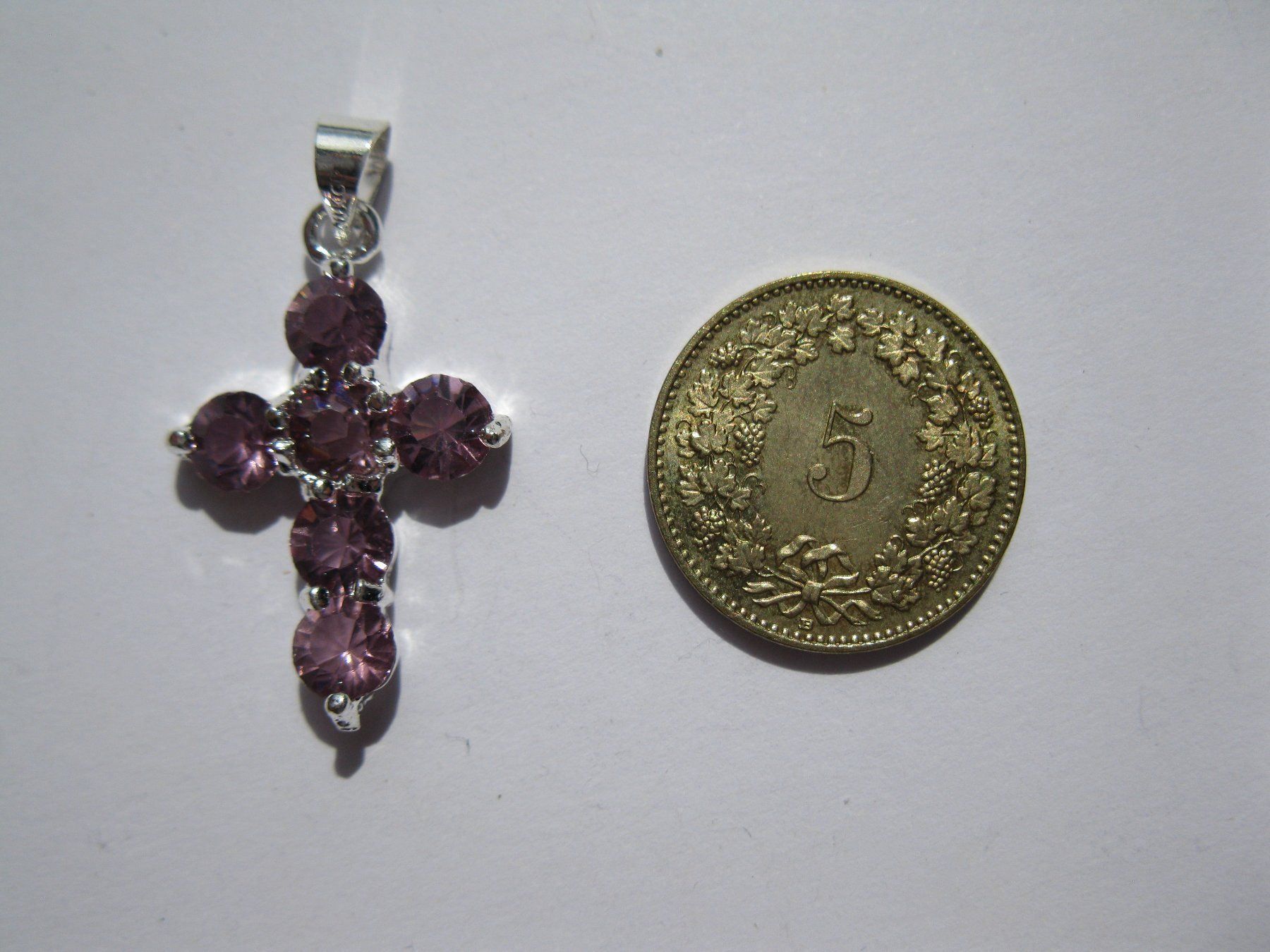 Ciondoli: Anhänger Kreuz versilbert mit rosa Strass – Nuovo e nell'imballaggio originale da St. Margarethen TG venduto da LuanaKa 2