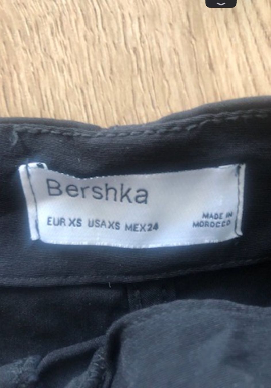 Gonne: Jupe noire à lacets Bershka – Usato da Genève venduto da vic_s9c5 1