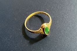 Vintage Goldring&grünem Stein verziert Top Zustand "Saison"