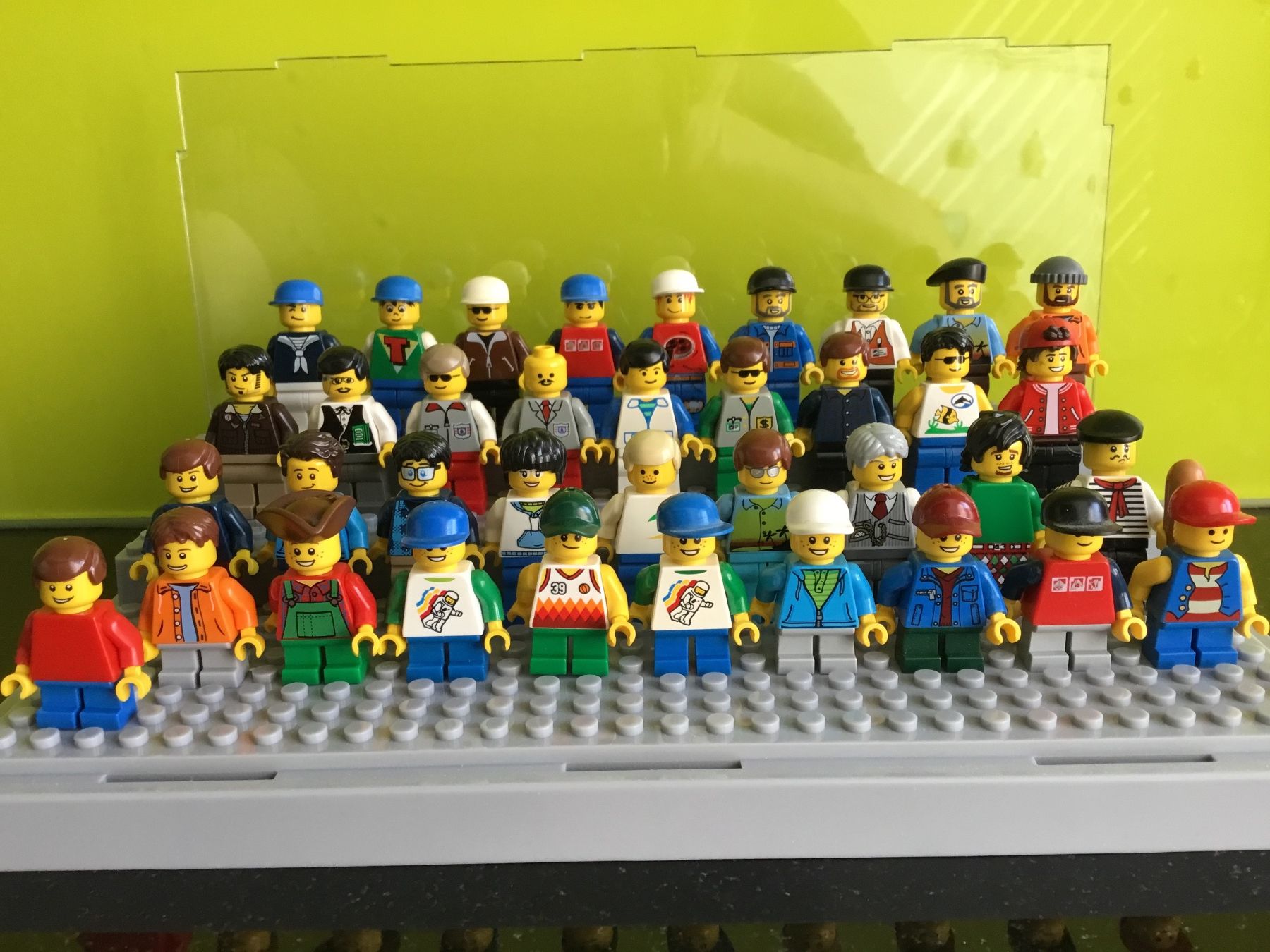 Lego Statuette: Lego Figuren Sammlung – Usato da Basel venduto da Hampe1555